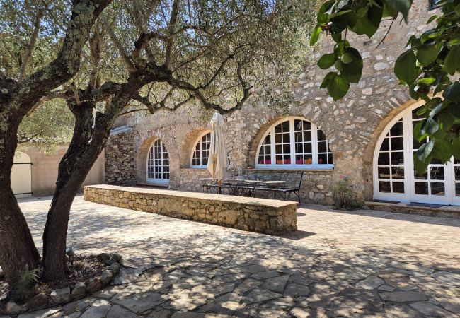 House in Le Plan-de-la-Tour - Stone house with pool in quiet environment near the sea