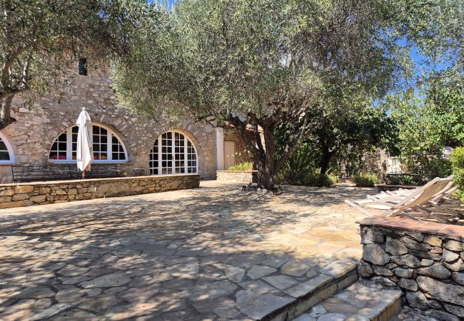 House in Le Plan-de-la-Tour - Stone house with pool in quiet environment near the sea