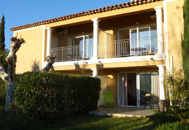 Apartment in Sainte-Maxime - appartment in Sainte Maxime whit park and swimming pool