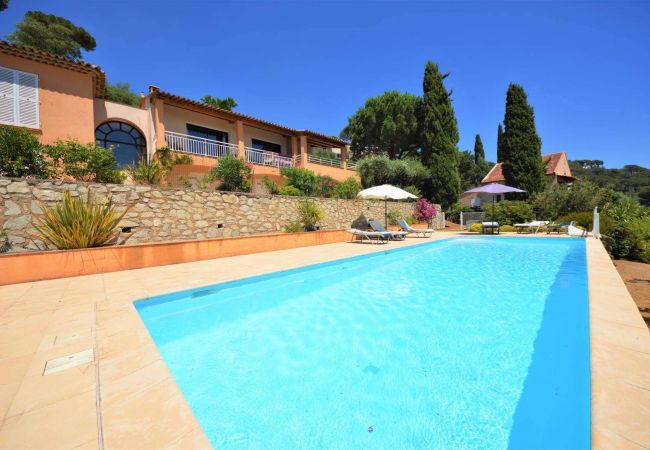 House in Sainte-Maxime - 5 bedroom villa, private pool, close to beach and shops 