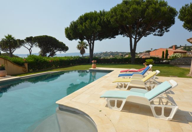 House in Sainte-Maxime - Single storey villa with sea view and pool - access to beaches 