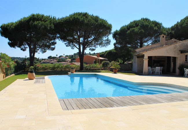 House in Sainte-Maxime - Single storey villa with sea view and pool - access to beaches 