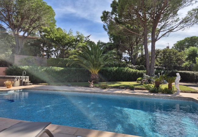 Villa in Le Plan-de-la-Tour - MAISON DANS HAMEAU LE PRÉCONIL AVEC PISCINE PRIVÉE