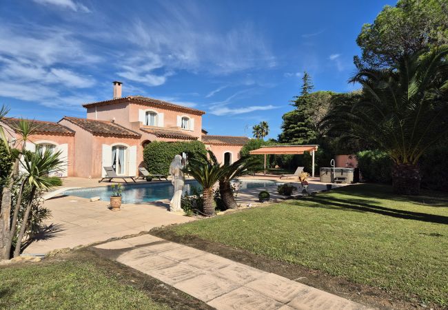 Villa in Le Plan-de-la-Tour - MAISON DANS HAMEAU LE PRÉCONIL AVEC PISCINE PRIVÉE