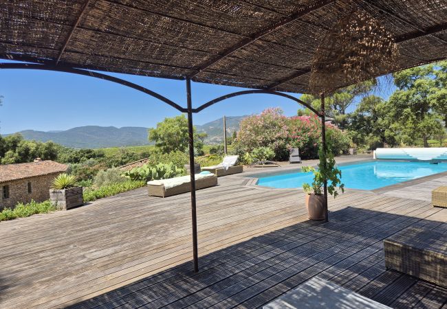 Villa in Le Plan-de-la-Tour - Bastide en pierre avec piscine