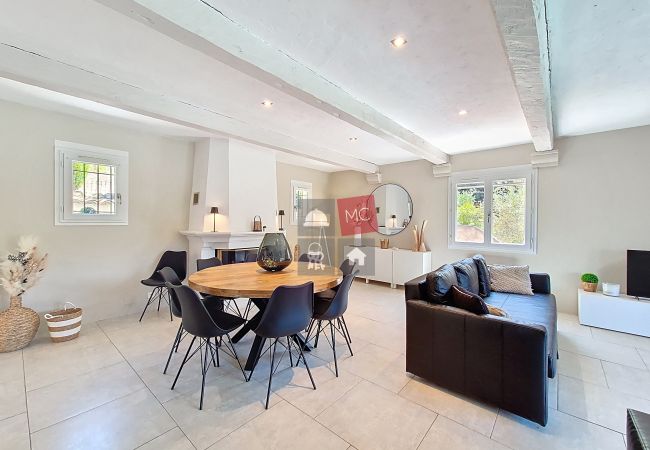 Villa in Sainte-Maxime - VILLA MASSILIA AVEC PISCINE PRIVÉE