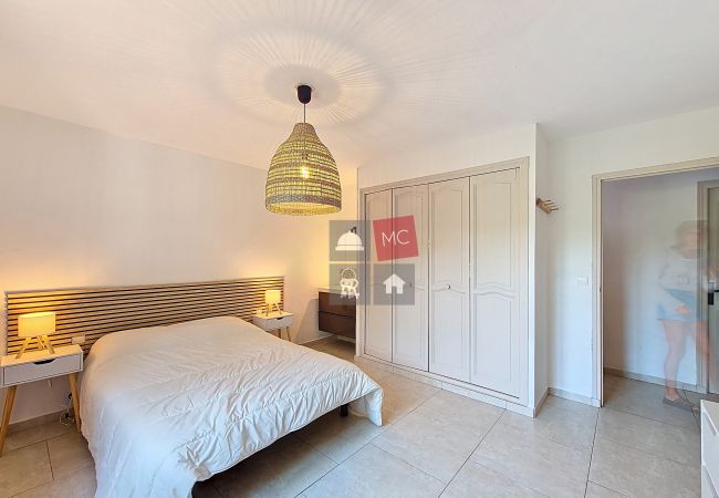 Villa in Sainte-Maxime - VILLA MASSILIA AVEC PISCINE PRIVÉE
