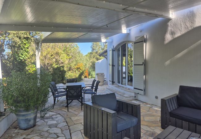 House in Le Plan-de-la-Tour - BEAU MAZET AVEC PISCINE COMMUNAUTAIRE