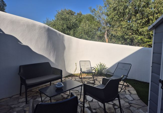 House in Le Plan-de-la-Tour - BEAU MAZET AVEC PISCINE COMMUNAUTAIRE