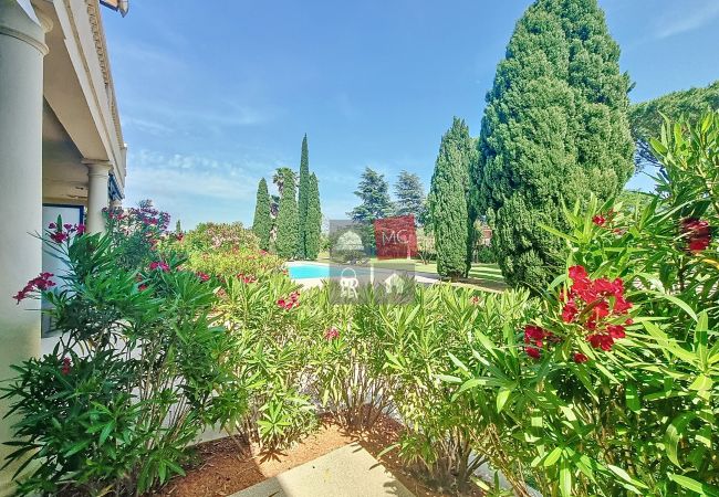 Appartement à Grimaud - Appartement avec terrasse et jardin dans résidence de standing, proche des plages 