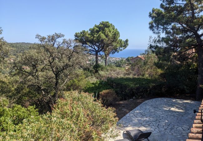 Villa à Roquebrune-sur-Argens - Villa avec vue mer au calme - Le Roitelet