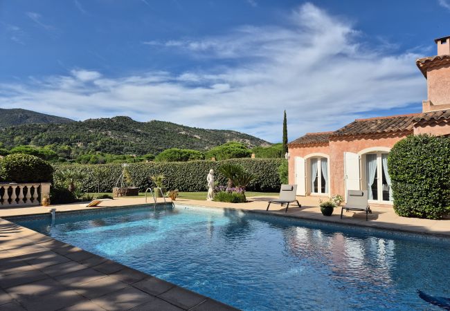 Villa à Le Plan-de-la-Tour - MAISON DANS HAMEAU LE PRÉCONIL AVEC PISCINE PRIVÉE