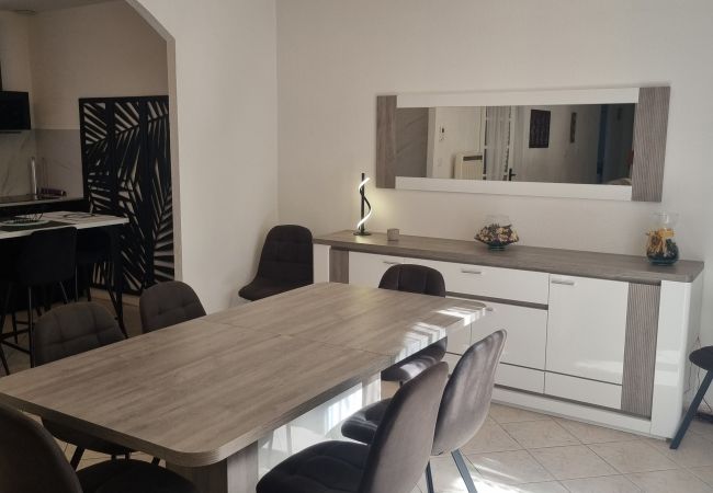 Villa à Le Plan-de-la-Tour - MAISON DANS HAMEAU LE PRÉCONIL AVEC PISCINE PRIVÉE