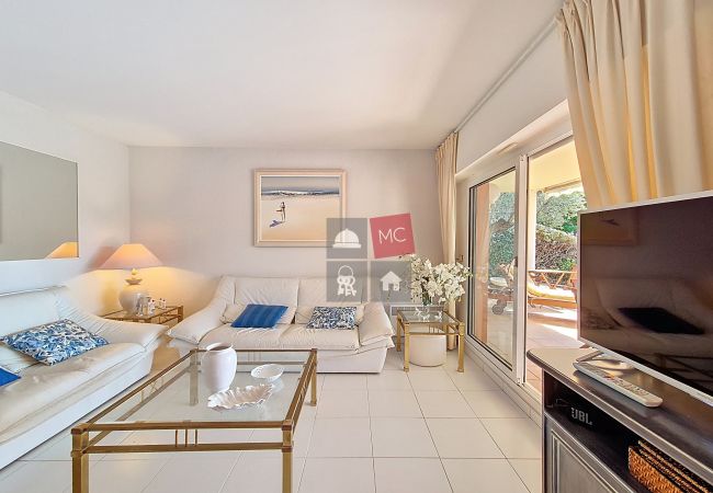 Appartement à Sainte-Maxime - APPARTEMENT LES ARBOUSIERS
