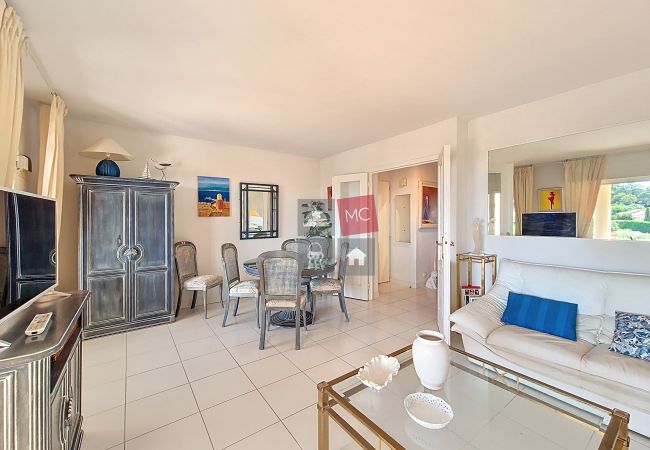 Appartement à Sainte-Maxime - APPARTEMENT LES ARBOUSIERS