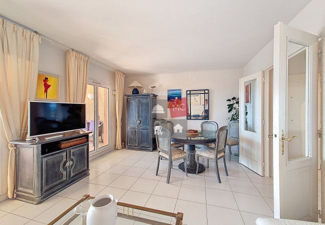 Appartement à Sainte-Maxime - APPARTEMENT LES ARBOUSIERS