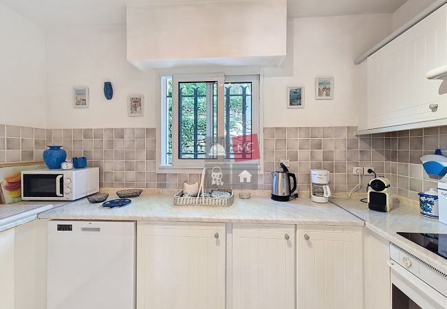 Appartement à Sainte-Maxime - APPARTEMENT LES ARBOUSIERS