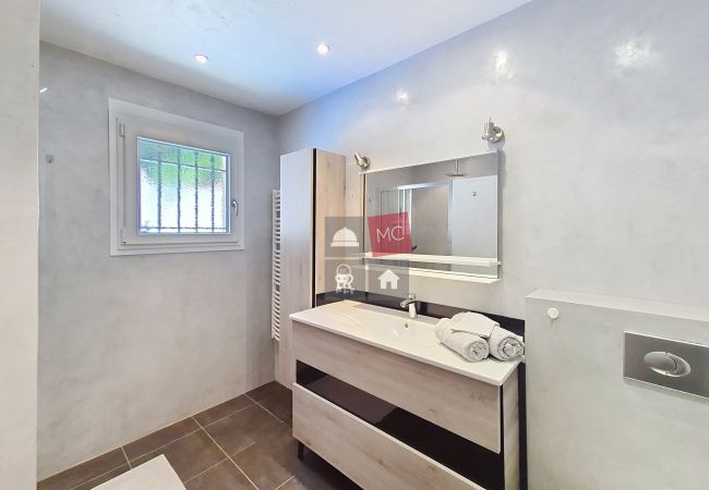 Villa à Sainte-Maxime - VILLA MASSILIA AVEC PISCINE PRIVÉE