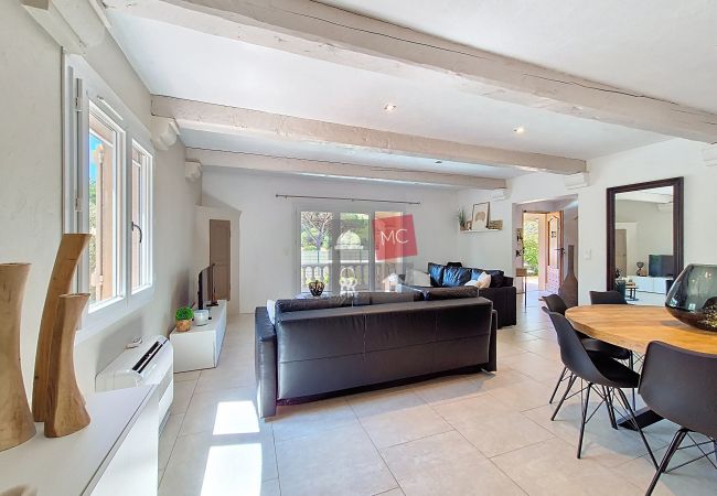 Villa à Sainte-Maxime - VILLA MASSILIA AVEC PISCINE PRIVÉE