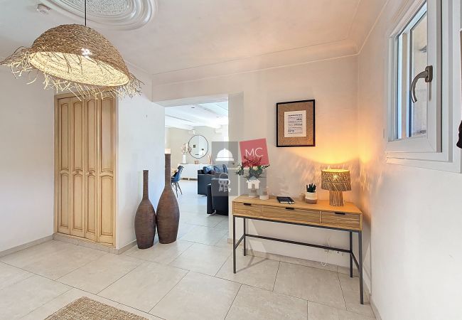 Villa à Sainte-Maxime - VILLA MASSILIA AVEC PISCINE PRIVÉE