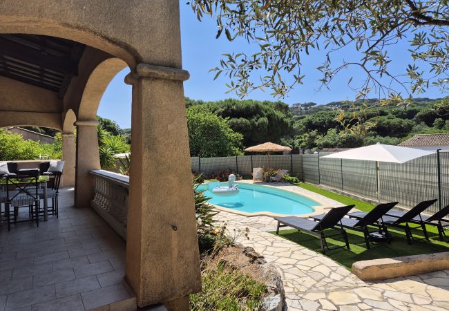 Villa à Sainte-Maxime - VILLA MASSILIA AVEC PISCINE PRIVÉE