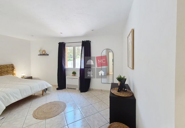 Villa à Sainte-Maxime - VILLA MASSILIA AVEC PISCINE PRIVÉE