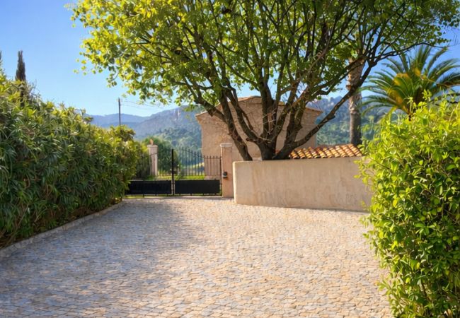 Villa à Le Plan-de-la-Tour - VILLA PETIT MAS AVEC PISCINE PRIVÉE